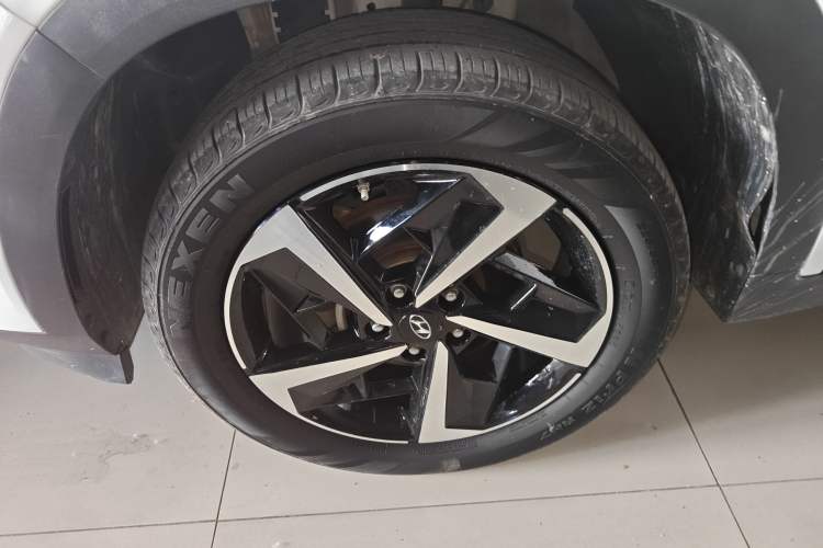 Used Hyundai ix35 2021 2.0L Automatic 2WD GLS Leading Edition Left Front Wheel Hub