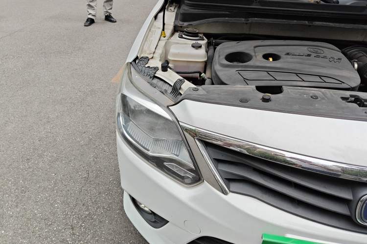 Used CHANGAN Alsvin V3 2015 1.4L Manual Warm-Hearted Model China V Standard