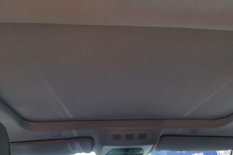 Used BMW 5 Series 2011 523Li Leading Model
