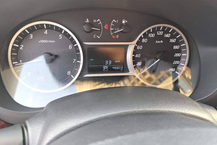 Used Nissan Lannia 2016 1.6L CVT Smart Cool Edition Odometer Close Up