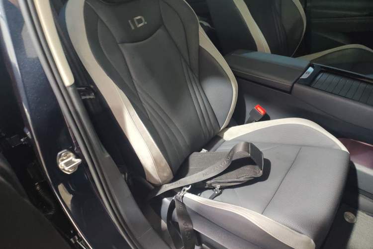 Used Volkswagen ID.7 VIZZION 2024 PRO Model Right Front Seat