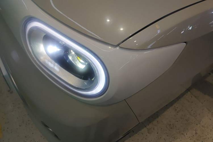 Used Wuling Hongguang MINIEV 2024 3rd Generation 215km Youth Edition Left Front Headlight