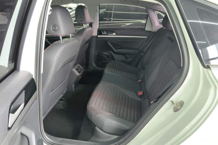 Used Volkswagen Lavida 2023 300TSI DSG Starry Full-Comfort Edition
