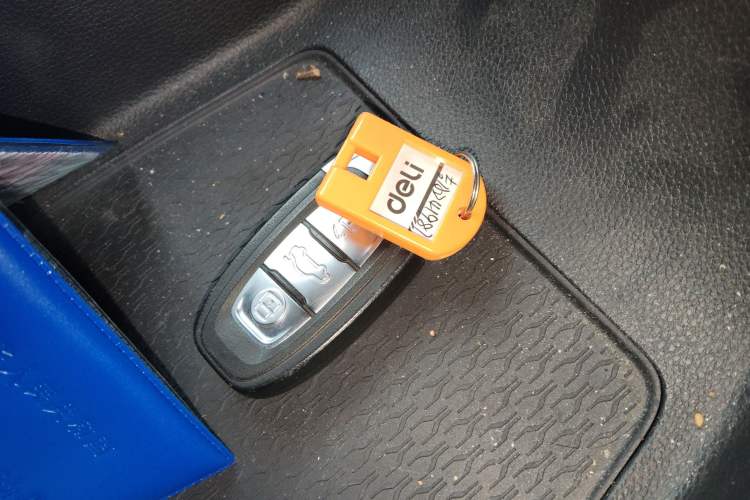 Used Hongqi E-QM5 2022 431 km Charge & Enjoy Edition
