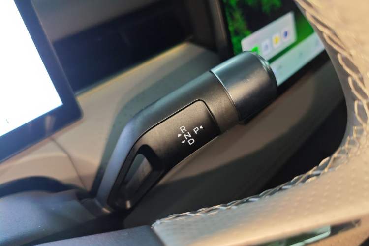 Used Geely Galaxy 8 2025 130km EM-i Flagship Edition Gear Lever