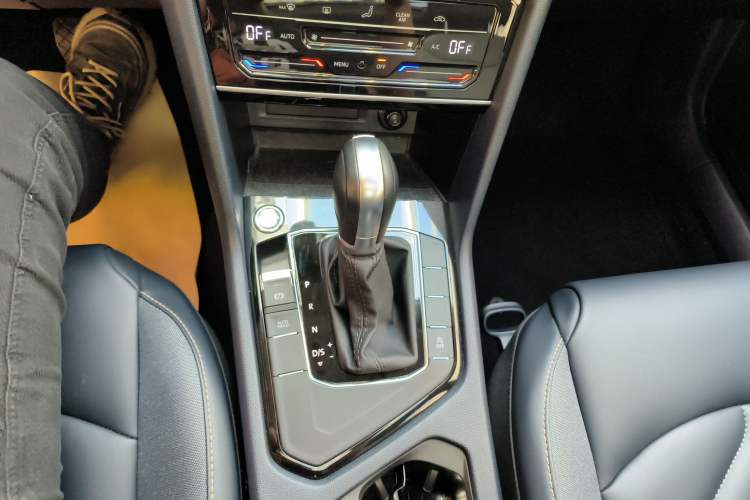 Used Volkswagen Tharu 2023 300TSI Two-Wheel-Drive Moonlight Edition