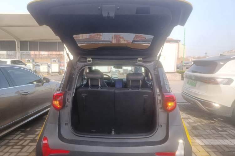 Used Chery QQ Little Ant 2022 Sweet Pink Edition Half-Sugar Version 3-Cell Lithium 30kW 301km Trunk