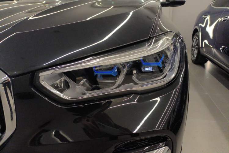 Used BMW X5 2022 Restyled xDrive 40Li Luxury Edition M Sport Package Left Front Headlight