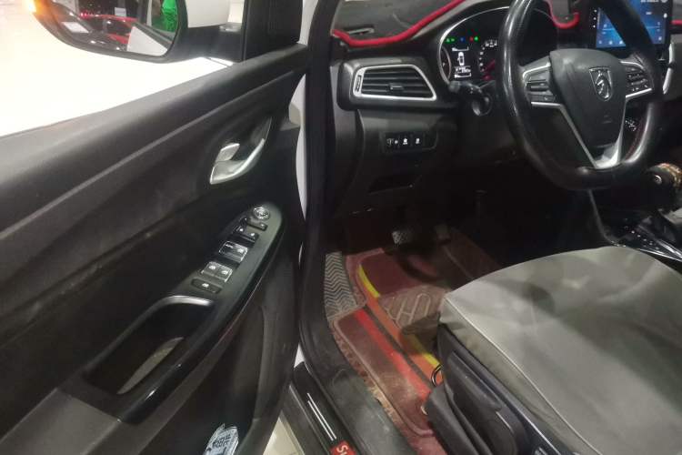 Used Baojun 730 2019 1.5T CVT Fashion Model 7 Seats China VI Emission Standard