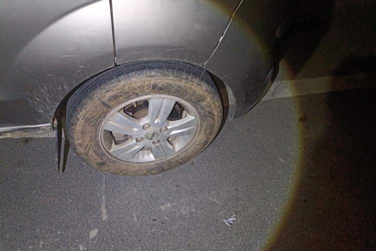 Used Jinbei New Hiace X30L 2016 1.5L Wealth Edition Van DLCG14 Right Front Wheel Hub