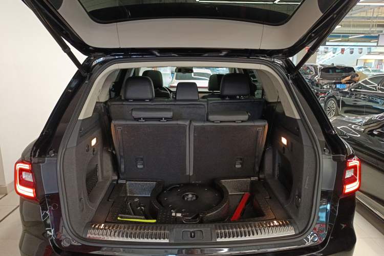 Used Hongqi HS7 2022 2.0T DCT Two-Wheel Drive Smart Connect Flagship Edition 7 Seats Trunk