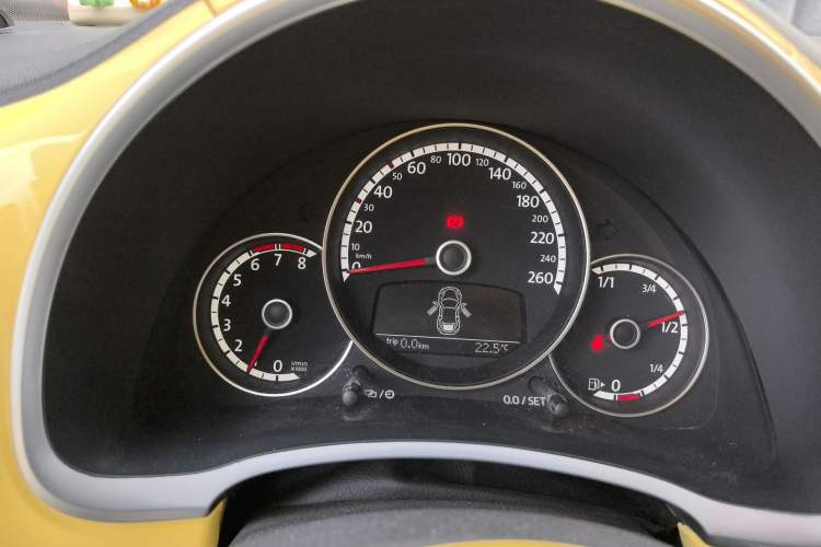 Used Volkswagen Beetle 2013 1.4TSI Fashion Edition Instrument Cluster
