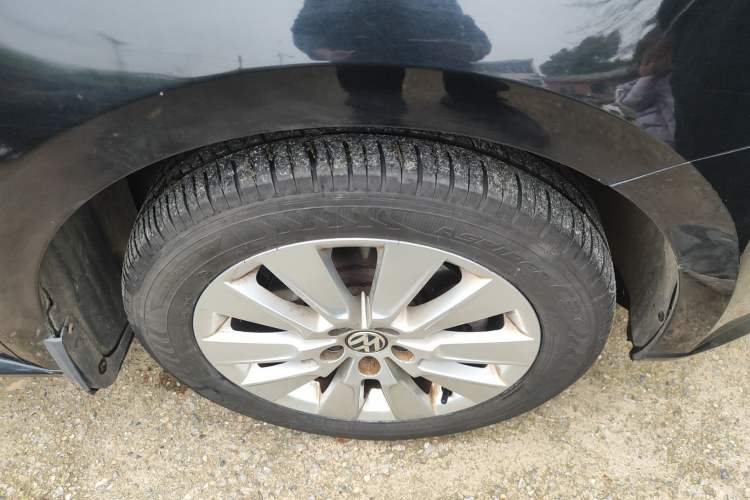 Used Volkswagen Lavida 2013 Restyled Classic 1.6L Manual Comfort Edition