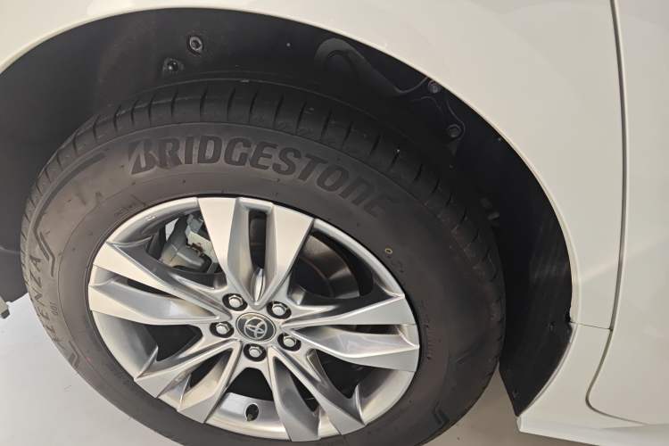 Used Toyota SIENNA 2024 2.5L Hybrid Comfort Edition Exterior 5