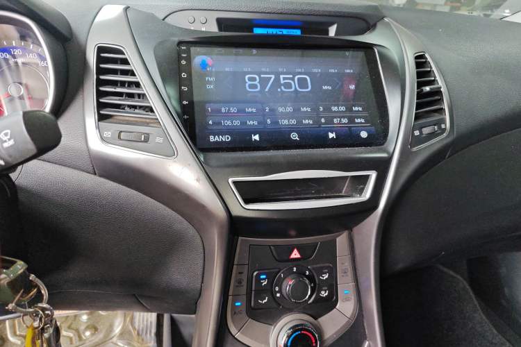 Used Hyundai Elantra (5th Generation / Langdong) 2012 1.6L Automatic Fashion Edition
