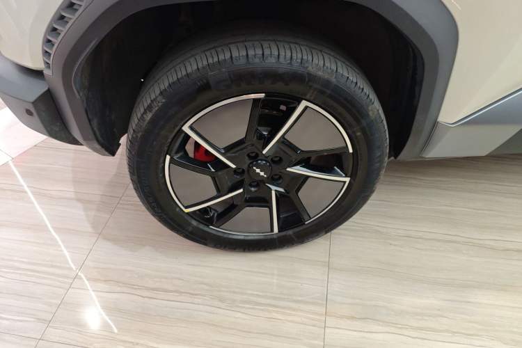 Used Formula Leopard Titanium 3 2025 501KM All-Wheel Drive Intelligent Driving Ultra Version