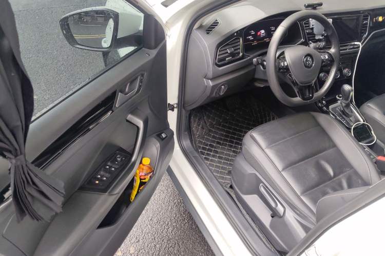 Used Volkswagen T-ROC 2020 280TSI DSG Two-Wheel Drive Comfort Version