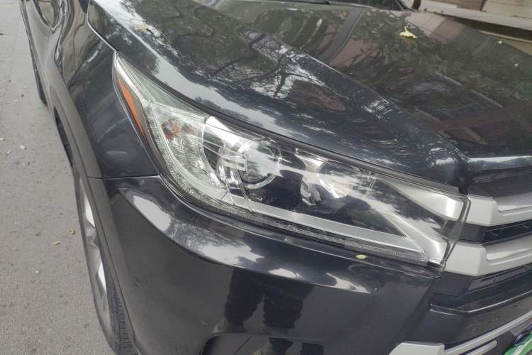 Used Toyota Highlander 2018 2.0T Four-Wheel Drive Luxury Version 7 Seats China VI Standard
