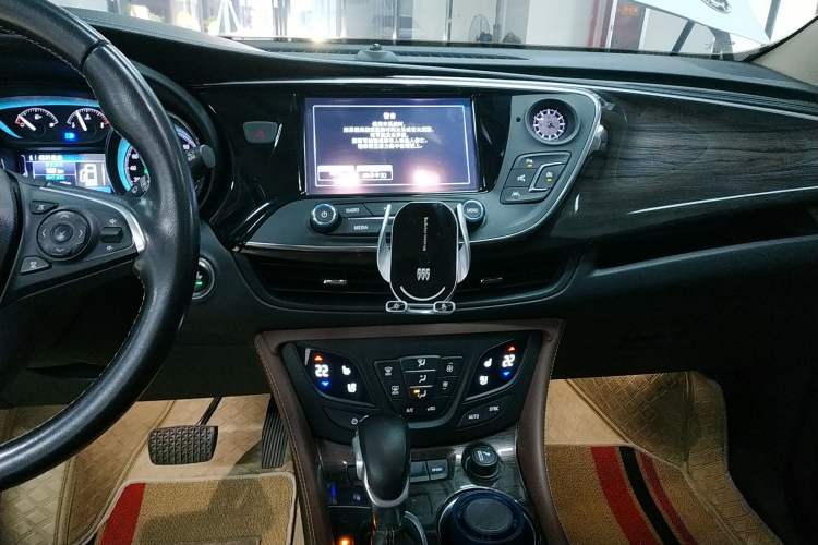 Used Buick Envision 2017 28T Four-Wheel Drive Luxury Model
