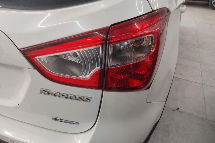 Used Suzuki S-Cross 2015 1.4T Manual Two-Wheel Drive Prestige Model