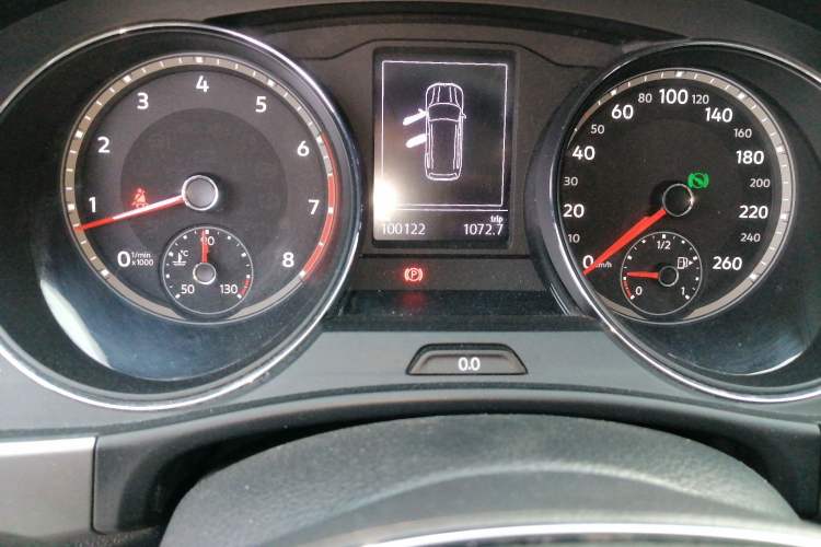 Used Volkswagen Teramont 2017 330TSI Two-Wheel-Drive Luxury Edition Odometer Close Up