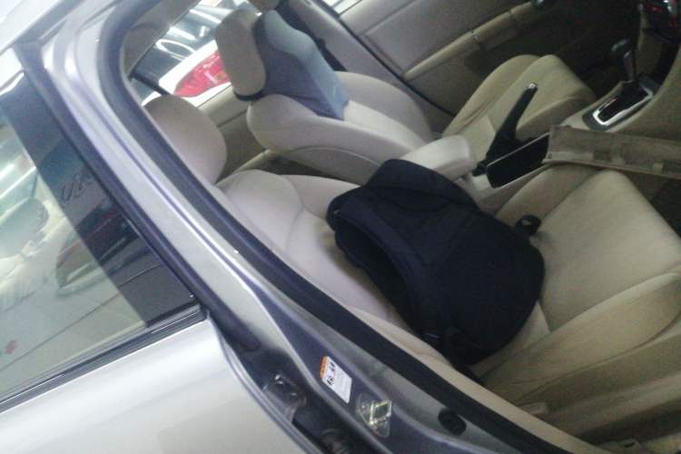 Used Suzuki Kizashi 2011 2.4L Two-Wheel Drive CVT Standard Edition
