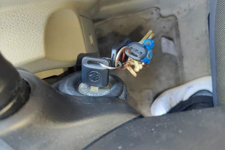 Used Venucia R50 2012 1.6L Manual Comfort Edition
