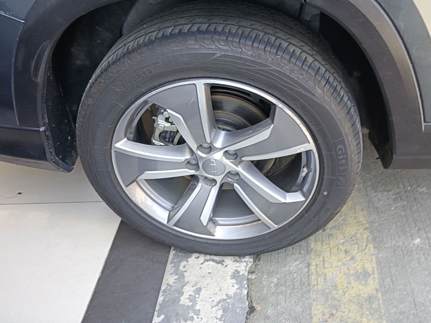 Geely Auto Haoyue L 2023 2.0T DCT Luxury Version — снимка 11