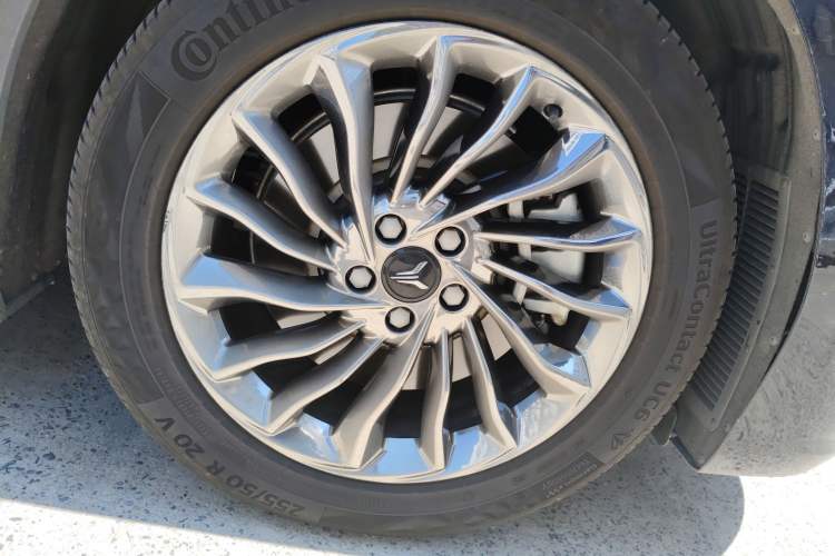 Used VOYAH Dream 2022 Low-Carbon Edition Dream+ Smart Enjoyment Package Right Front Wheel Hub