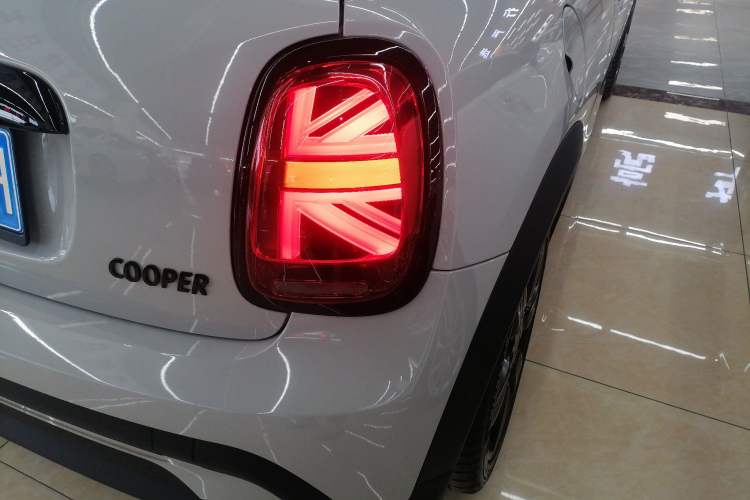 Used MINI MINI 2023 1.5T COOPER Artist