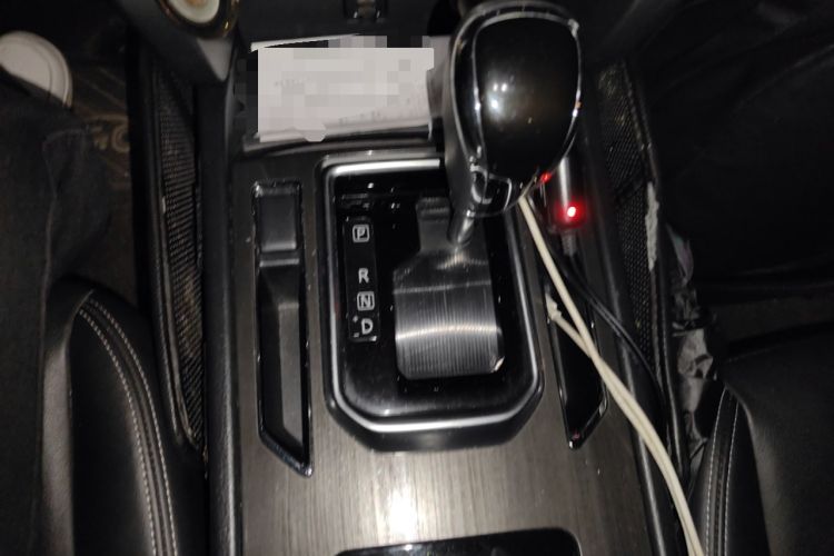 Used Venucia T90 2017 2.0L CVT Smart Edition Gear Lever