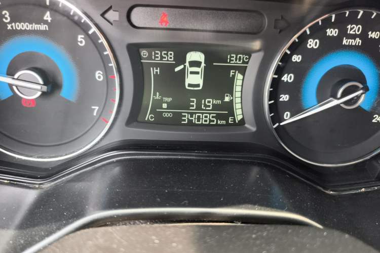 Used Dongfeng Fengon 580 2017 1.8L Manual Comfort Model Odometer Close Up