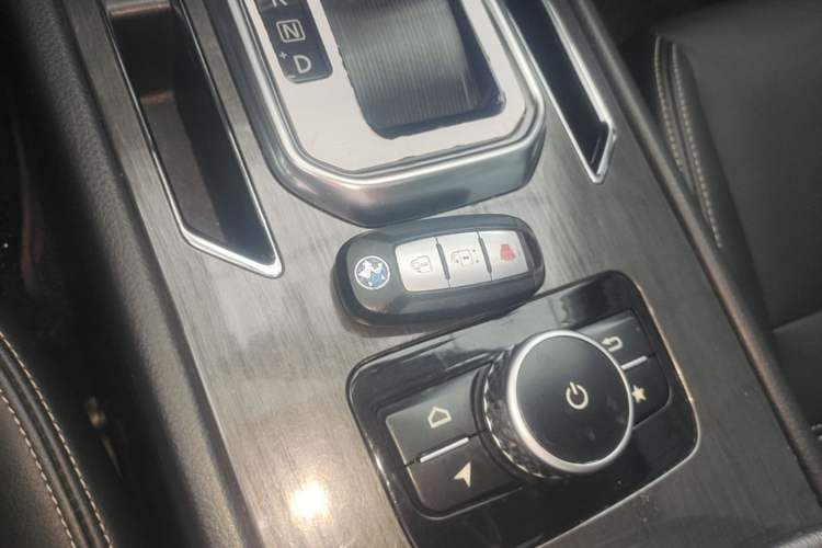 Used Venucia T90 2017 2.0L CVT Smart Edition
