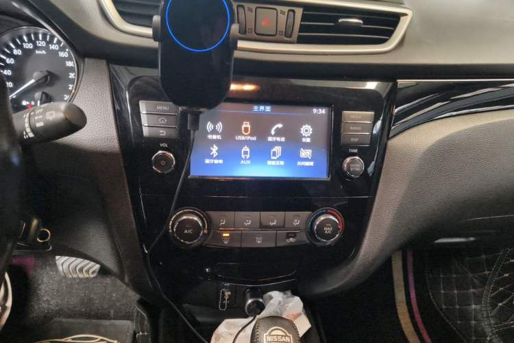 Used Nissan Qashqai 2017 2.0L CVT Smart Enjoyment Version China V Standard Audio And AC Panel