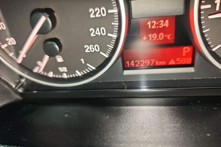 Used BMW X1 2010 sDrive18i Luxury Model Odometer Close Up