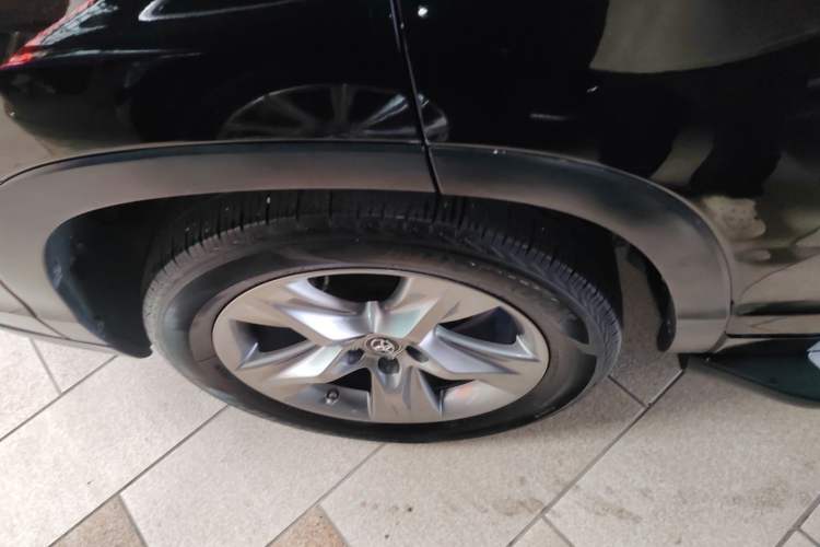 Used Toyota Highlander 2015 2.0T Four-Wheel Drive Luxury Edition 7-Seater Right Rear Wheel Hub