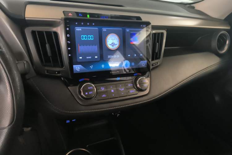 Used Toyota RAV4 2015 2.0L CVT Two-Wheel Drive Fashion Edition
