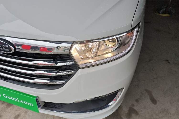 Used JAC Refine M3 2022 PLUS 1.8L 7-seater Standard Model