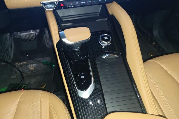 Used Geely Auto Monjaro L Extended Range Electric Version 2022 1.5T DHT Range-Extending Electric Supreme Edition
