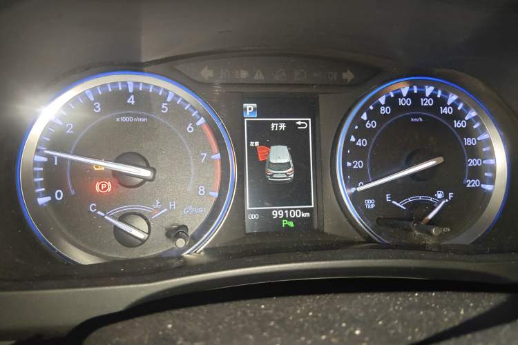 Used Toyota Highlander 2018 2.0T Four-Wheel Drive Luxury Edition 7 Seats China V Emission Standard
