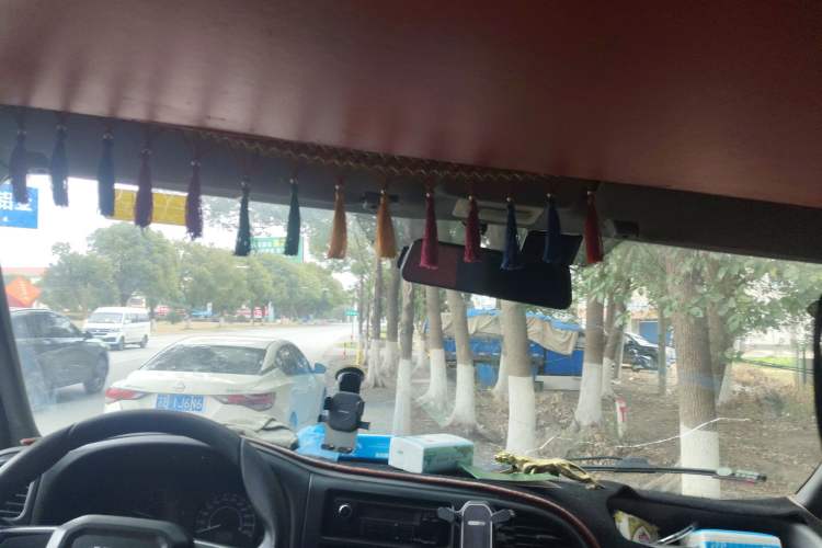 Used JMC Transit 2019 2.8T Commercial Version Long Wheelbase Mid-Roof 6-Seater Rear Single Tire China VI Emission Standard – JX493