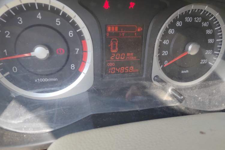 Used Venucia D50 2013 1.6L Manual Luxury Edition