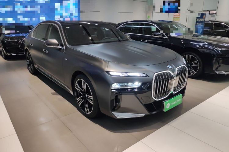 Used BMW 7 Series 2023 740Li Luxury Edition M Sport Package Front Right 45 Deg