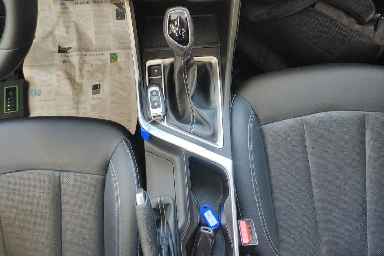 Used Geely Auto Vision X3 2020 1.5L CVT Luxury Model Gear Lever