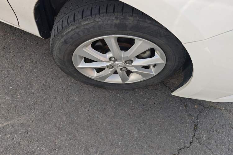 Used Toyota YARiS L Zhi Xuan 2015 1.5G Automatic Xuan Dong Sunroof Special Edition Right Front Wheel Hub