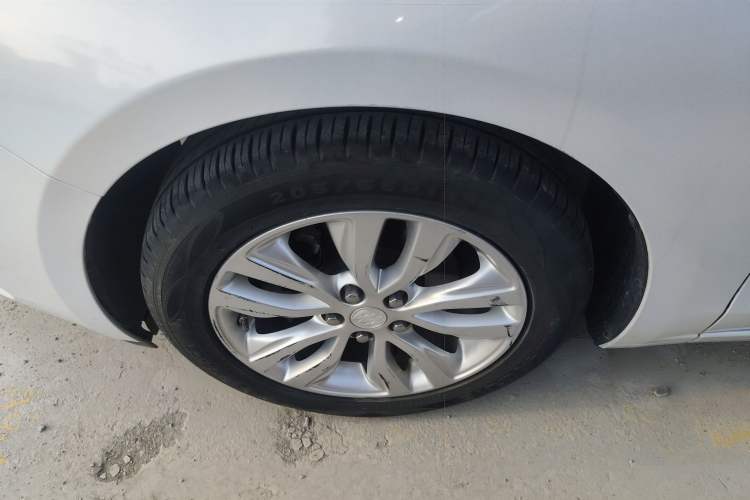 Used Buick GT 2019 15T Dual-Clutch Connected Elite Model China VI Left Front Wheel Hub
