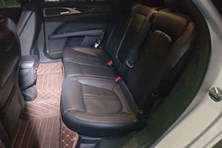 Used Lincoln MKZ 2017 2.0T Luxury Edition Left Rear Seat