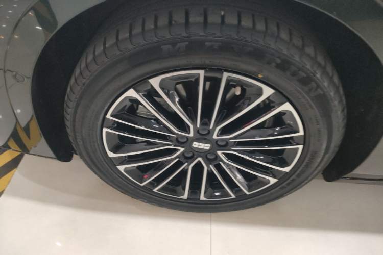 Used Geely Galaxy Galaxy 8 2025 130km EM-i Deluxe Edition
