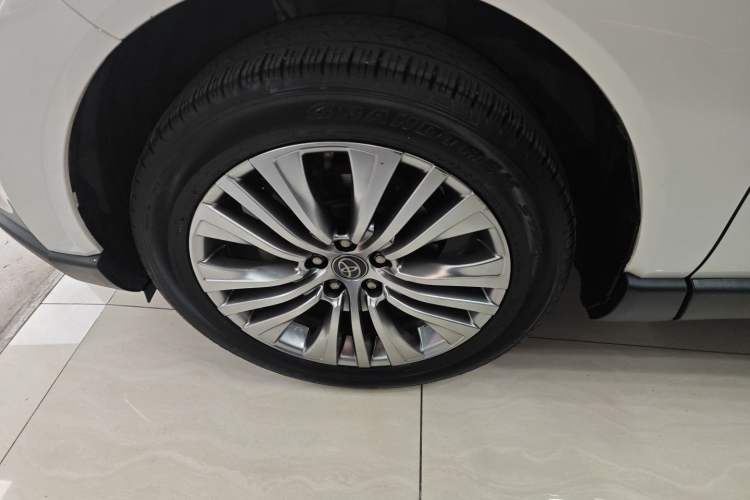 Used Toyota Harrier 2022 2.0L CVT Two-Wheel Drive Deluxe Edition