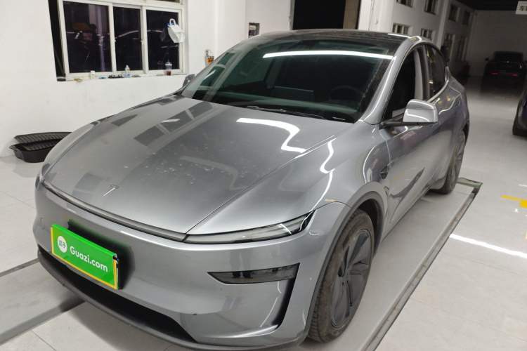 Used Tesla Model Y 2025 Long-Range All-Wheel-Drive Version